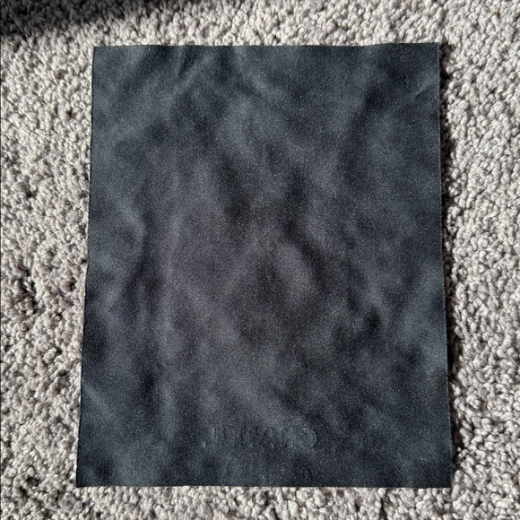 CHANEL Quilted Sunglass Case & Cleaning Cloth Black - Picture 14 of 15